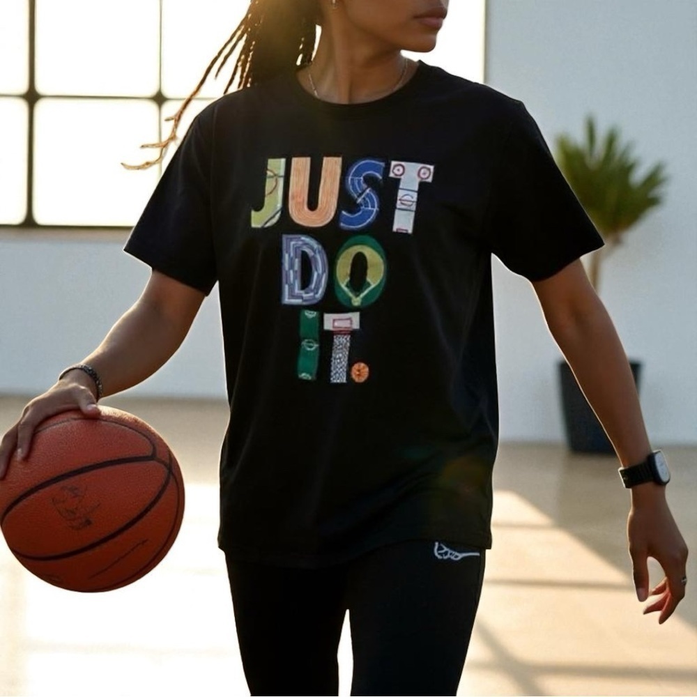 183 Nike | EUC Egypt Youth“Just Do It”Sports Graphic Tee Black (sz L) (12–13Yrs)